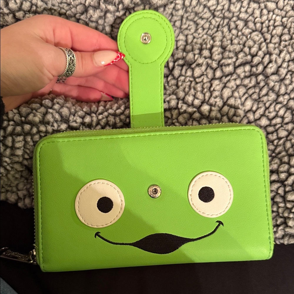 Toy Story Alien Loungefly - Picture 2 of 5